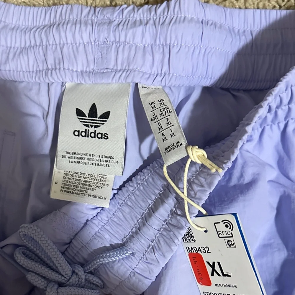 New XL men’s Adidas Lavender Shorts with White Stripes - Picture 4 of 6